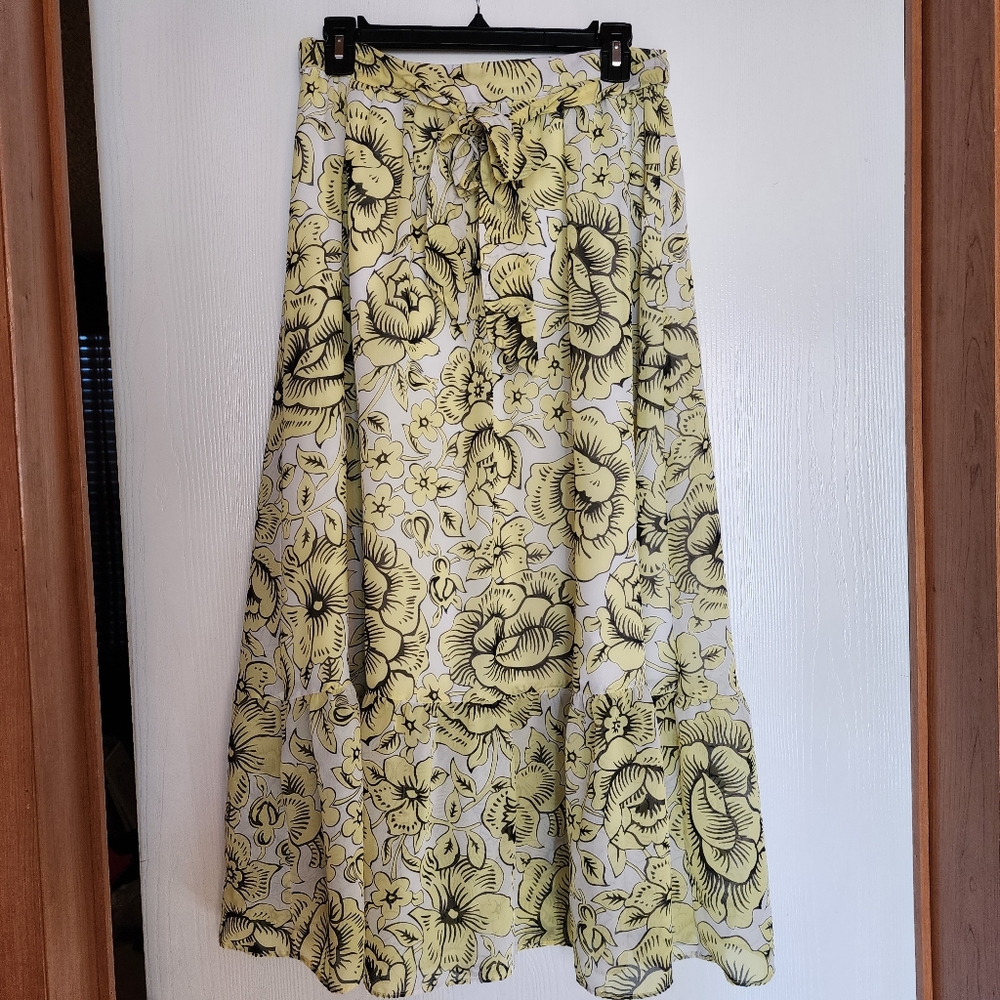 Ann Taylor Black and Yellow Floral Skirt Size 4